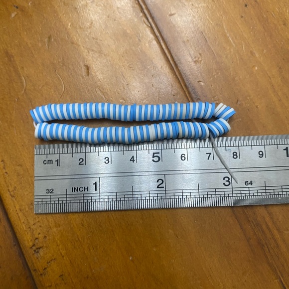 Blue and white bracelet fits 7 inch Wrist  homemade - Picture 2 of 3